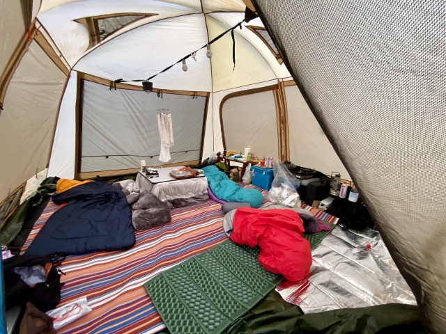 キャンプツーリングにおすすめ！人気キャンプマット | 【EnjoyCamp】キャンプを楽しむための情報を発信！